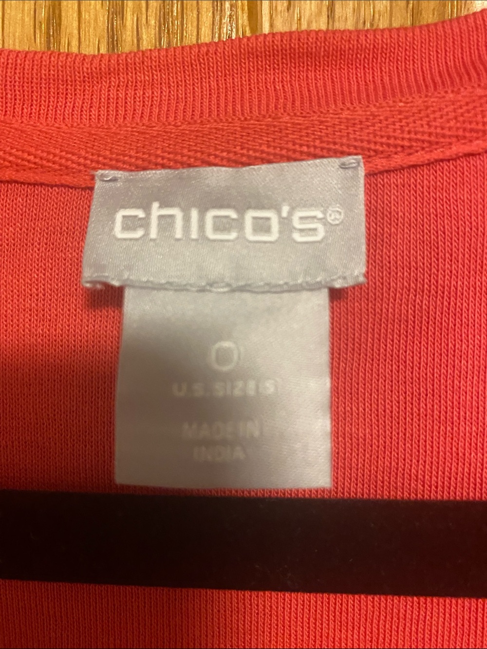 Chico’s Coral Scoop-Neck Short Sleeve Top with Shoulder Trim - Picture 2 of 3